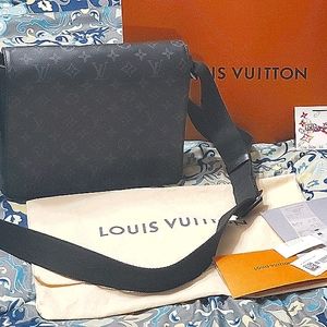 Eclipse District PM Louis Vuitton